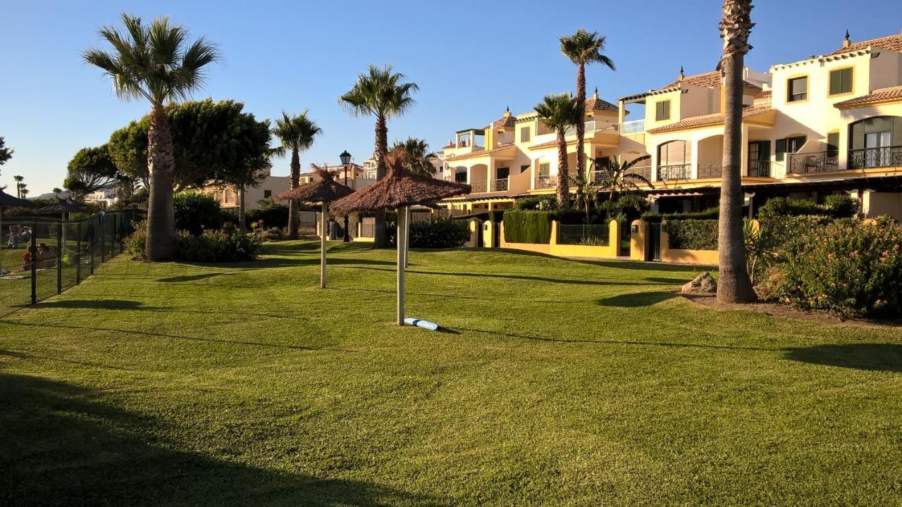 Atlanterra Bajo. Salida Directa. Urbanizacion De Lujo. Piscinas Canchas Padel. Wifi Y A/a