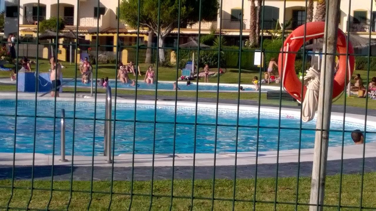 Atlanterra Bajo. Salida Directa. Urbanizacion De Lujo. Piscinas Canchas Padel. Wifi Y A/a