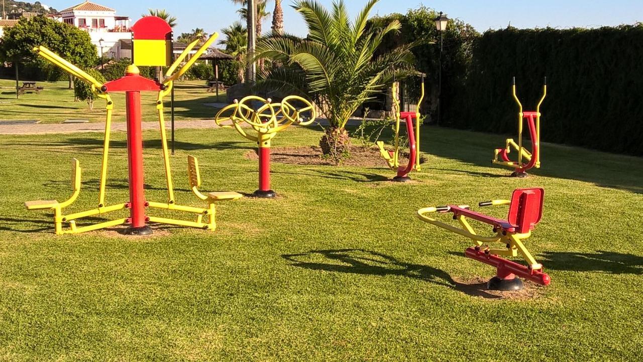 Atlanterra Bajo. Salida Directa. Urbanizacion De Lujo. Piscinas Canchas Padel. Wifi Y A/a * Zahara de los Atunes