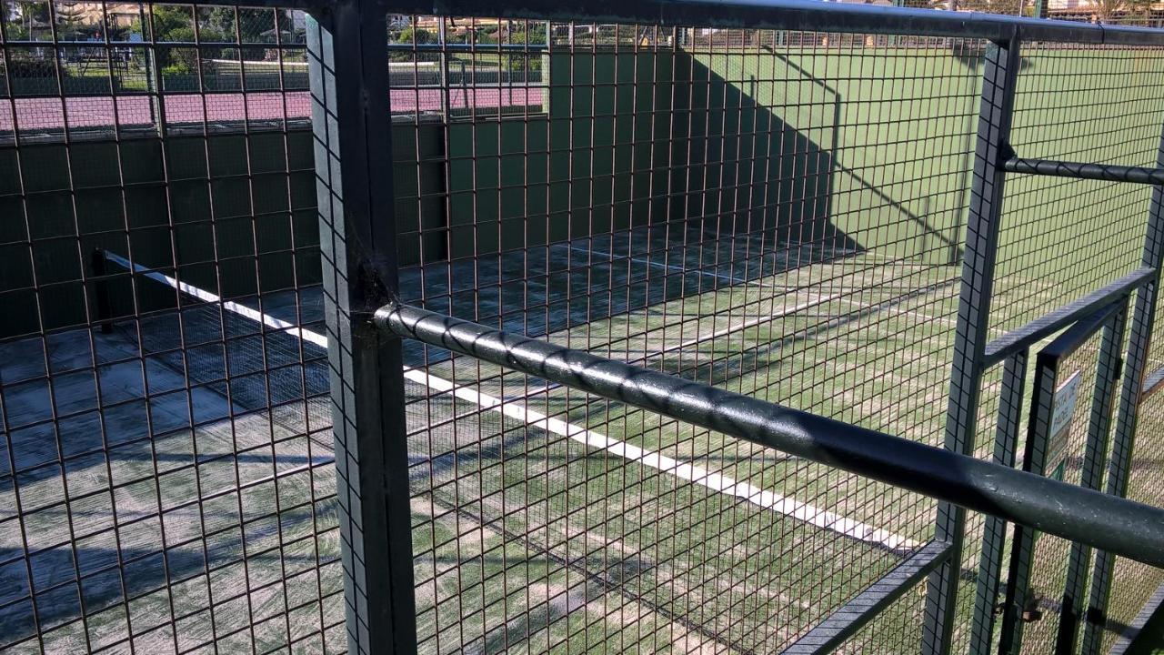 Apartment Atlanterra Bajo. Salida Directa. Urbanizacion De Lujo. Piscinas Canchas Padel. Wifi Y A/a Zahara de los Atunes