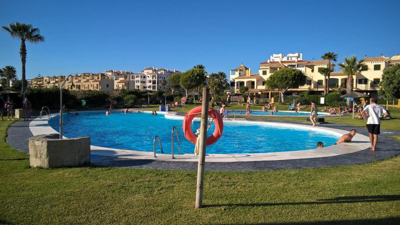 Atlanterra Bajo. Salida Directa. Urbanizacion De Lujo. Piscinas Canchas Padel. Wifi Y A/a Apartment Zahara de los Atunes
