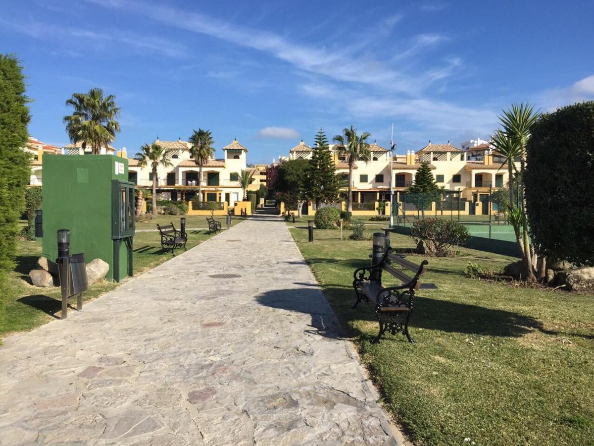 Apartamento Atlanterra Bajo. Salida Directa. Urbanización De Lujo. Piscinas Canchas Pádel. Wifi Y A/a
