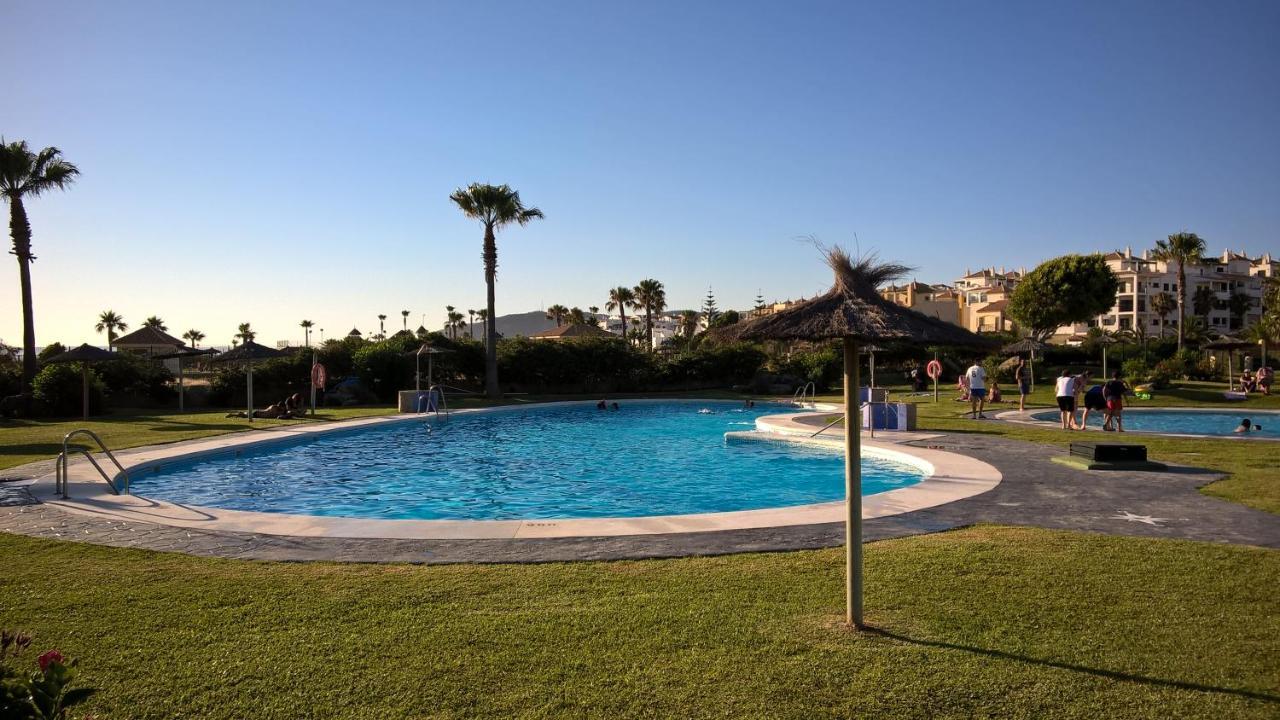 Atlanterra Bajo. Salida Directa. Urbanización De Lujo. Piscinas Canchas Pádel. Wifi Y A/a Apartamento *