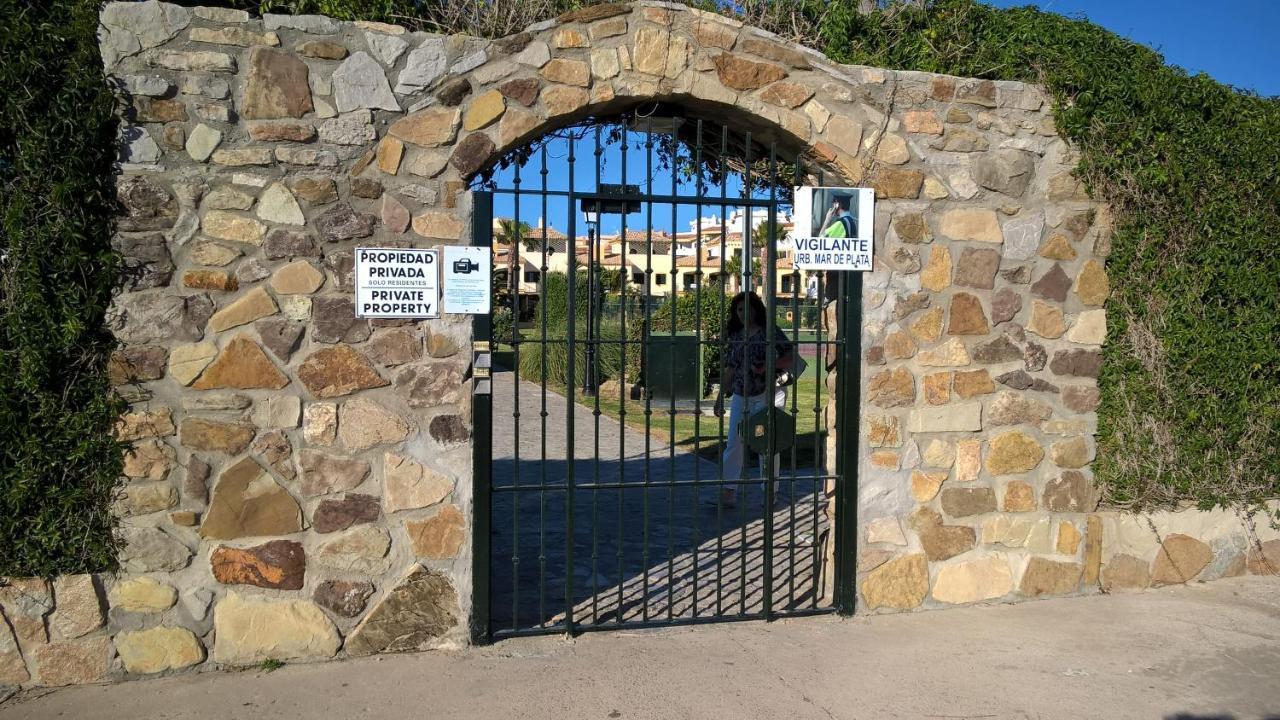 Atlanterra Bajo. Salida Directa. Urbanización De Lujo. Piscinas Canchas Pádel. Wifi Y A/a Apartamento Zahara de los Atunes