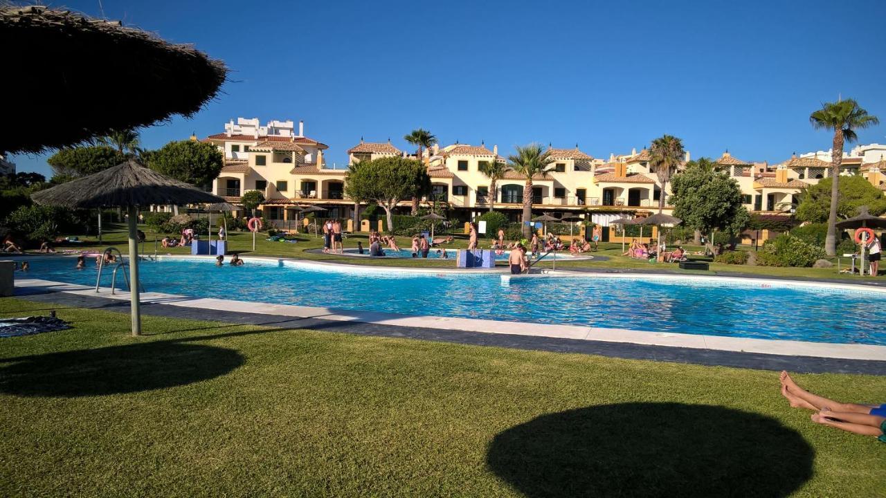 Atlanterra Bajo. Salida Directa. Urbanización De Lujo. Piscinas Canchas Pádel. Wifi Y A/a Zahara de los Atunes